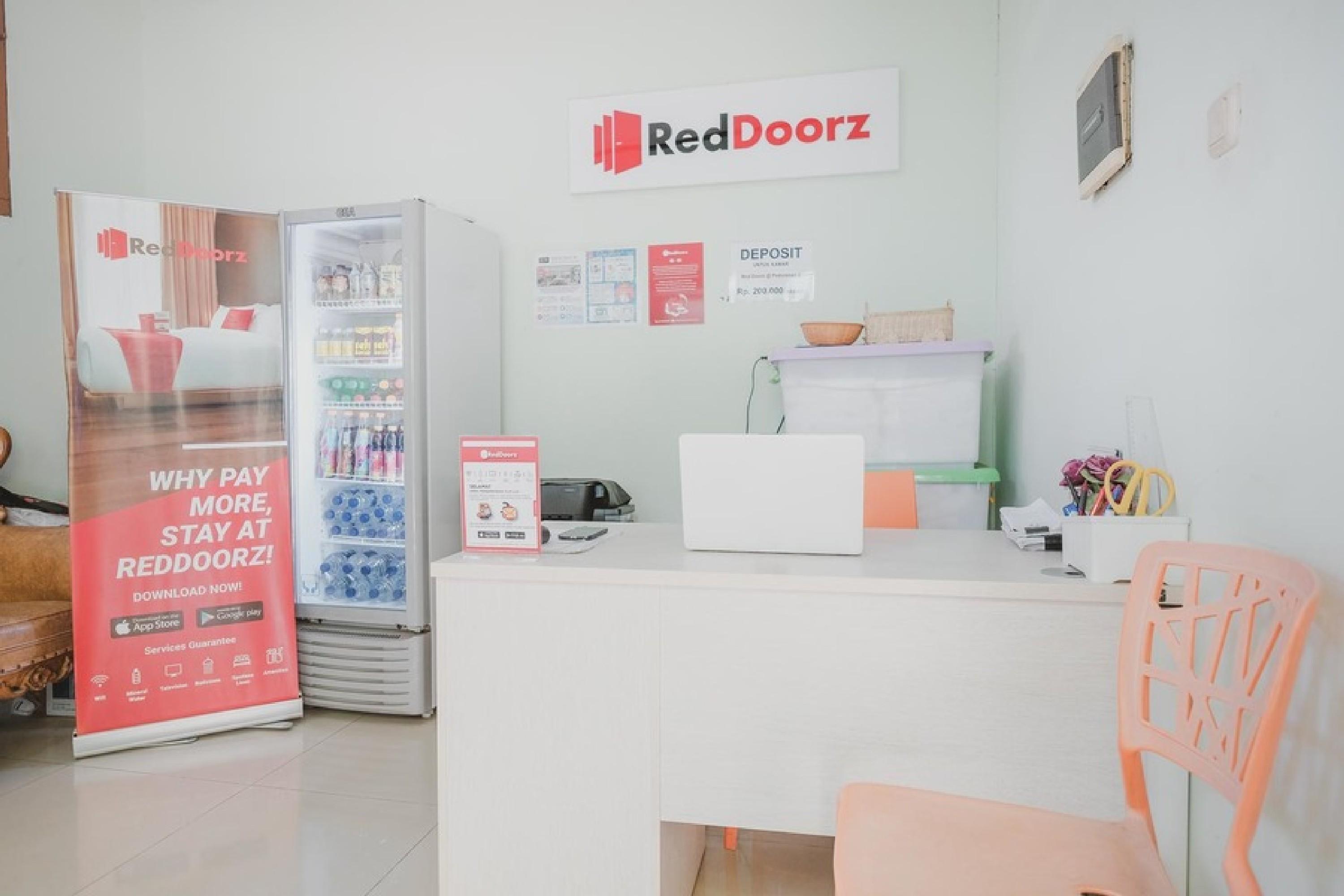 Reddoorz @ Karet Pedurenan 3 Rumah tetamu 3*